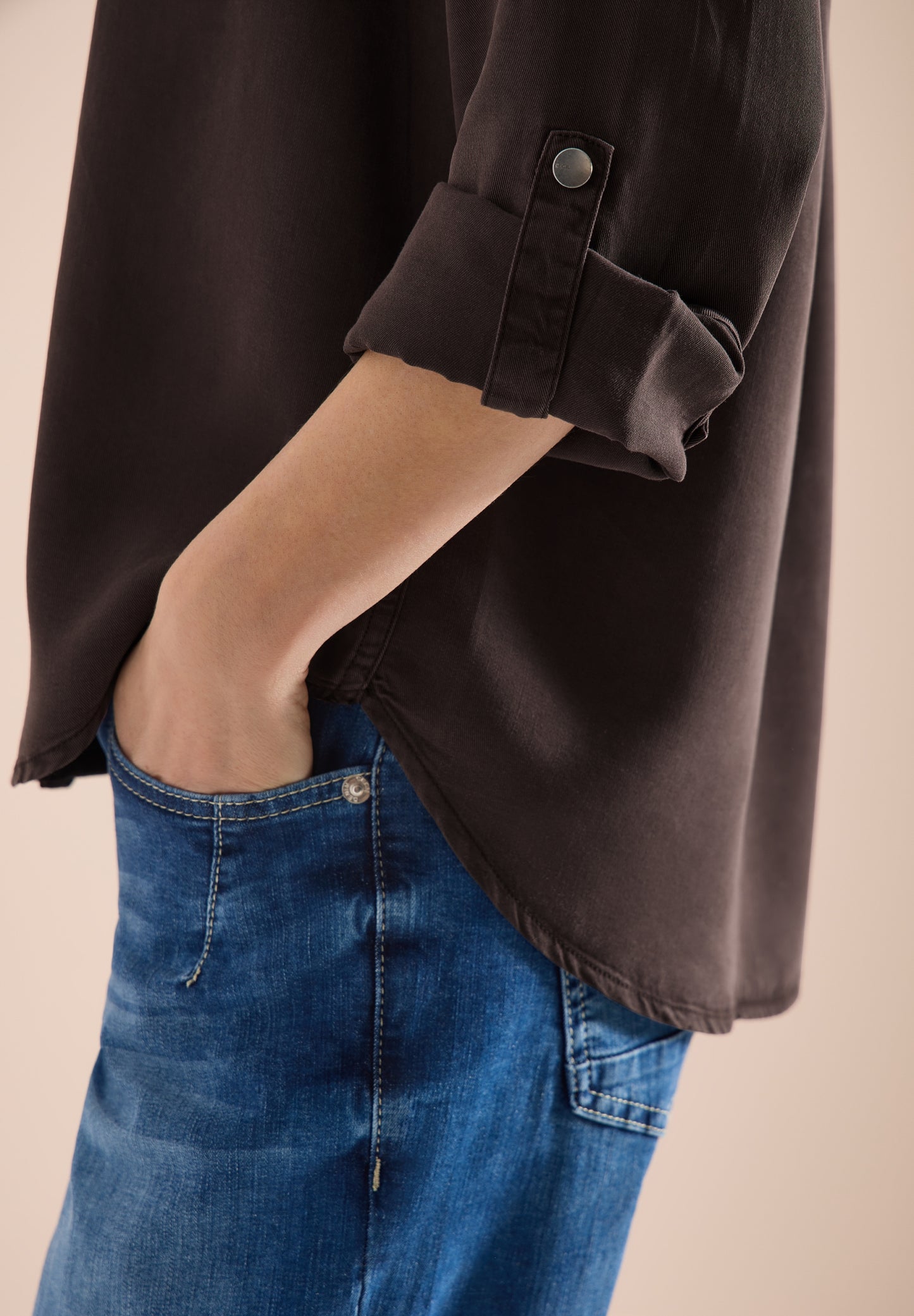 Bluse mit Hemdkragen und Turn-Up macchiato brown Bild 7