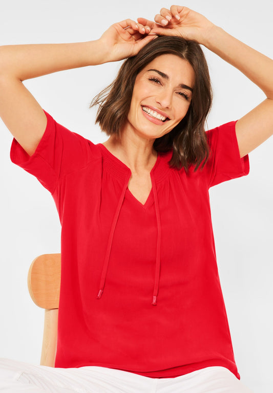 Bluse mit Smok Details poppy red Bild 2