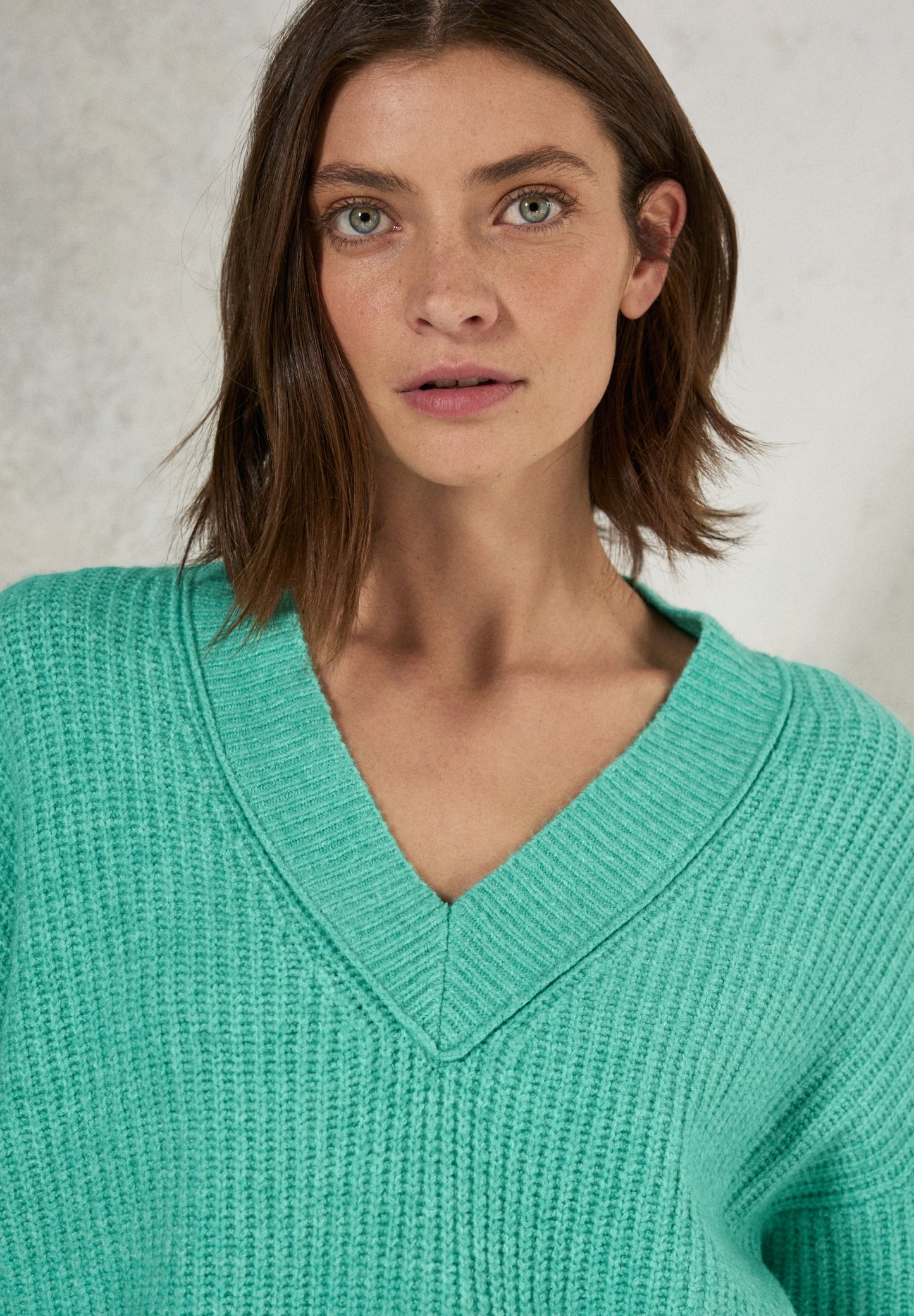 Pullover mit V-Ausschnitt aventurine green melange Bild 6