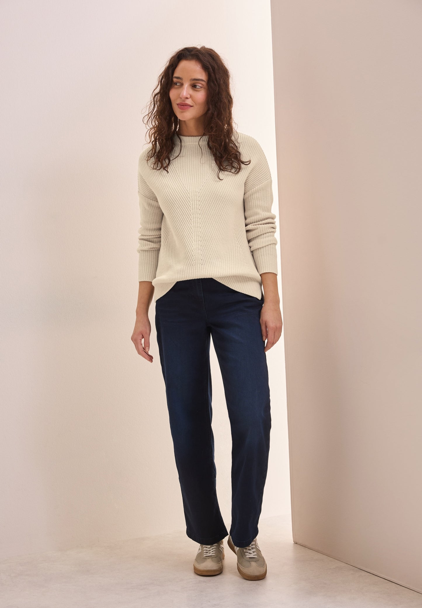 Structured Round Neck pearl beige Bild 5