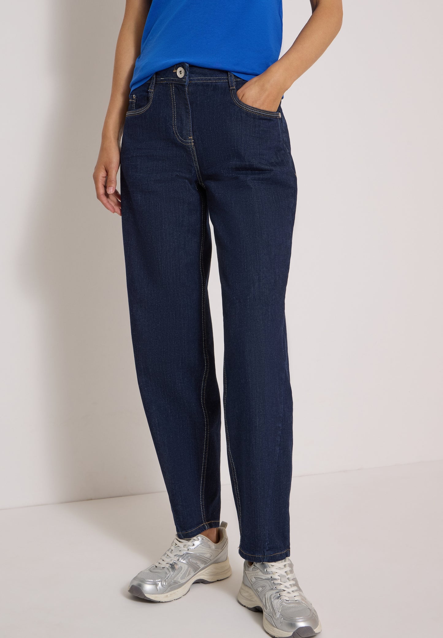 High Waist Barrel Leg Jeans im Loose Fit rinsed wash Bild 7