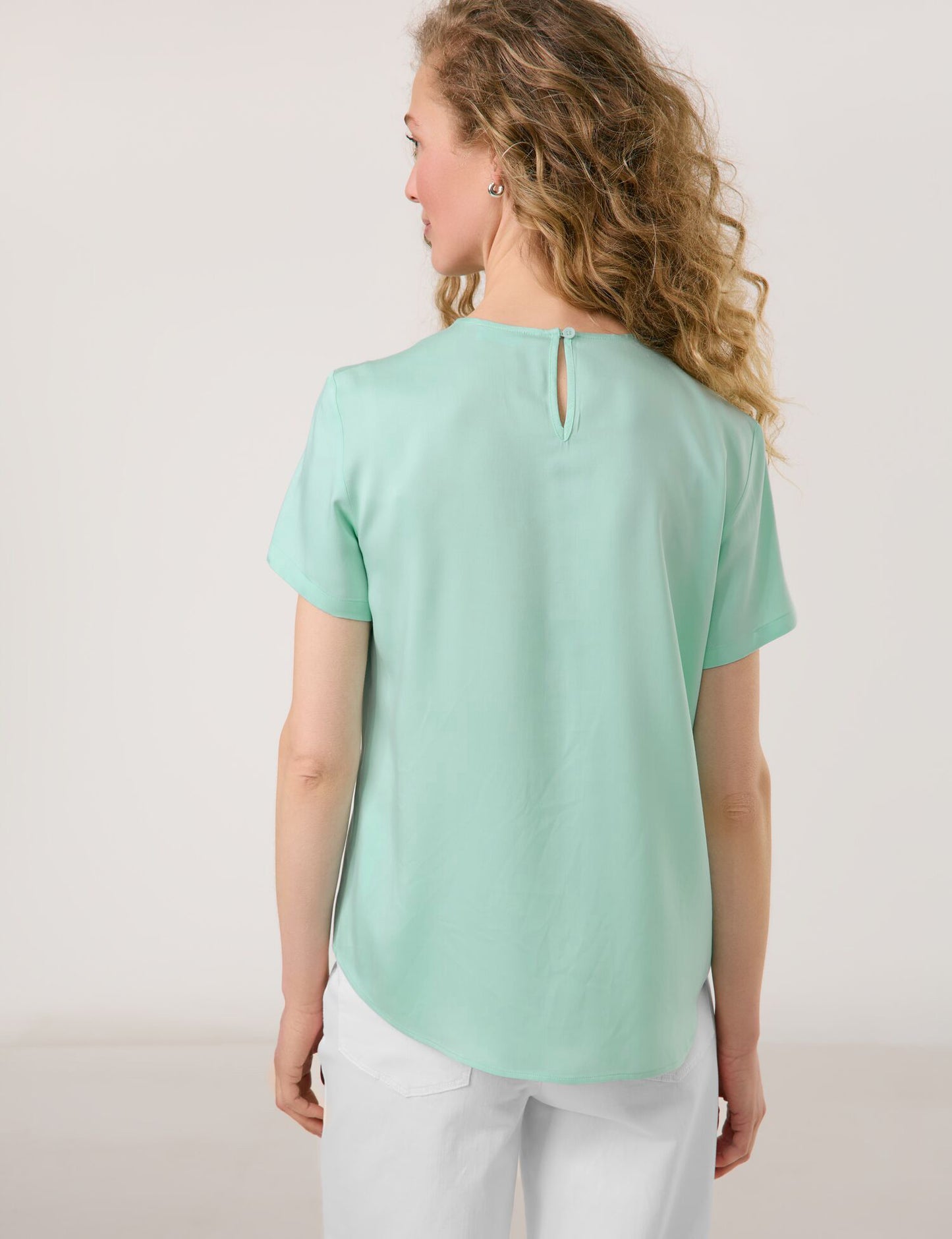 Fließendes Blusenshirt mit Faltendetail ICY SKY Bild 8