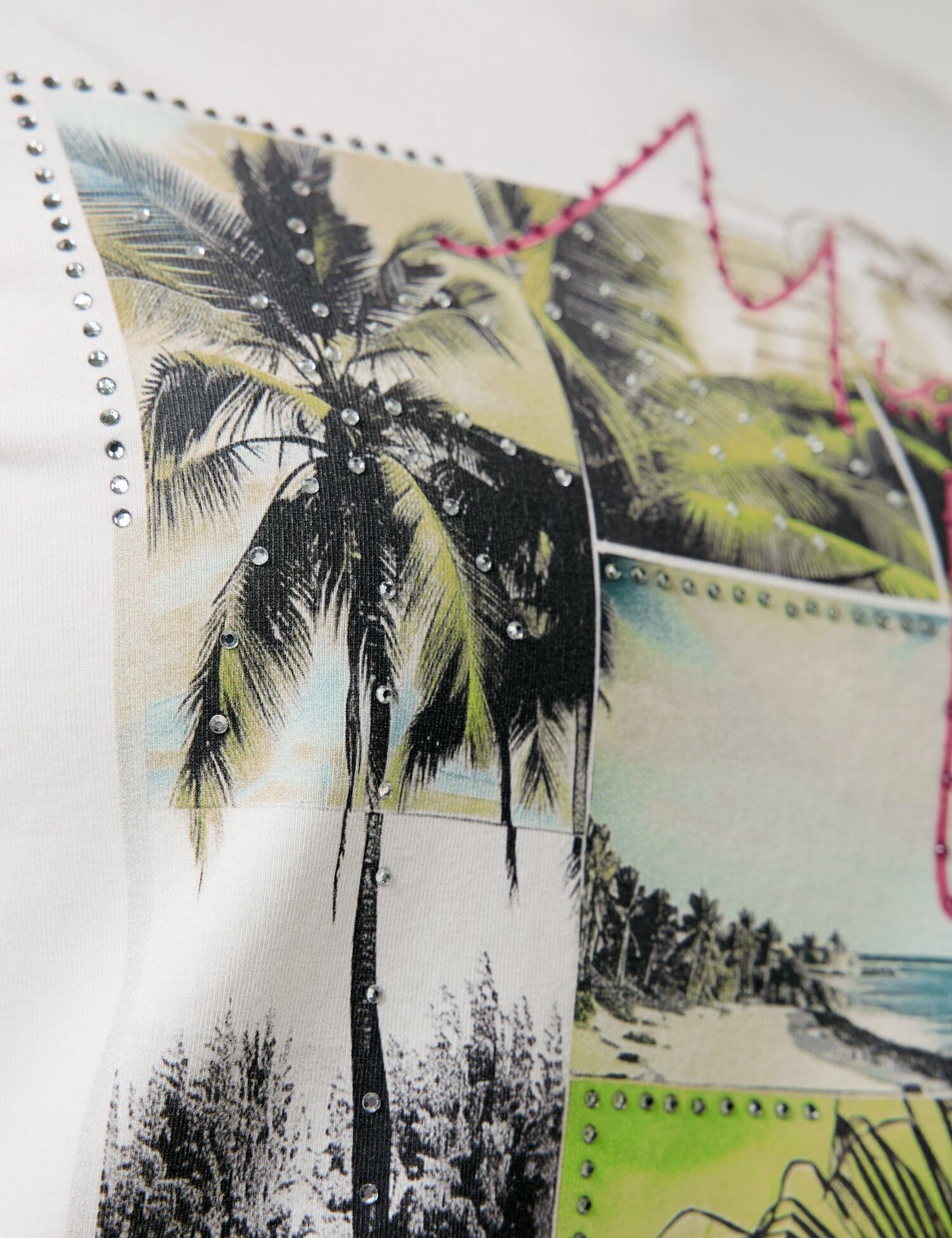 Halbarmshirt mit Frontprint und Ziersteinchen OFF WH./MULTI COLOUR COLLAGE Bild 9