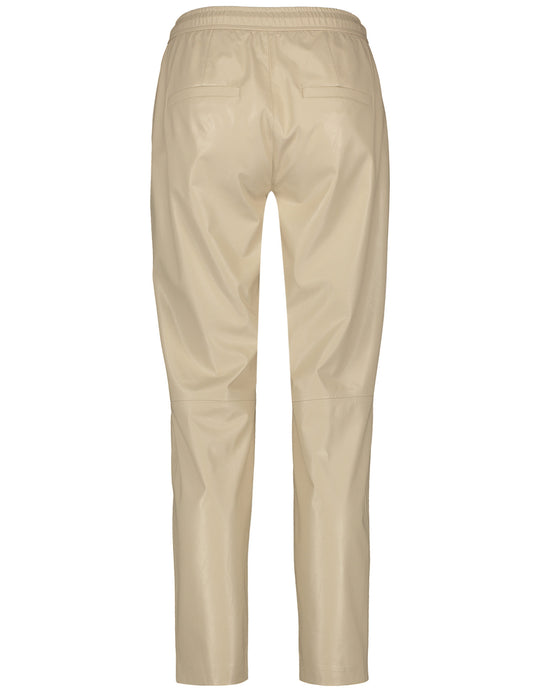 Jogpants in Lederoptik DESERT Bild 2