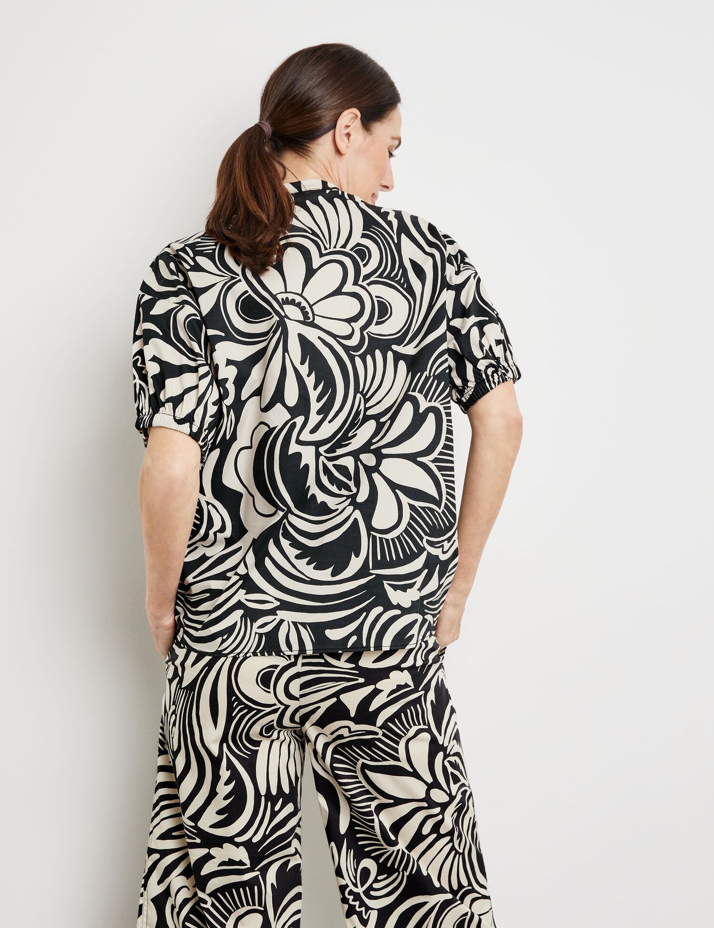 Legere Bluse mit Allover-Muster ECRU/WEISS/SCHWARZ DRUCK Bild 8