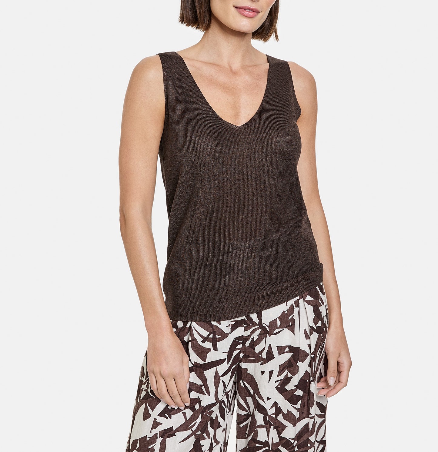 Top aus feinem Strick EcoVero DARK BROWN Bild 5