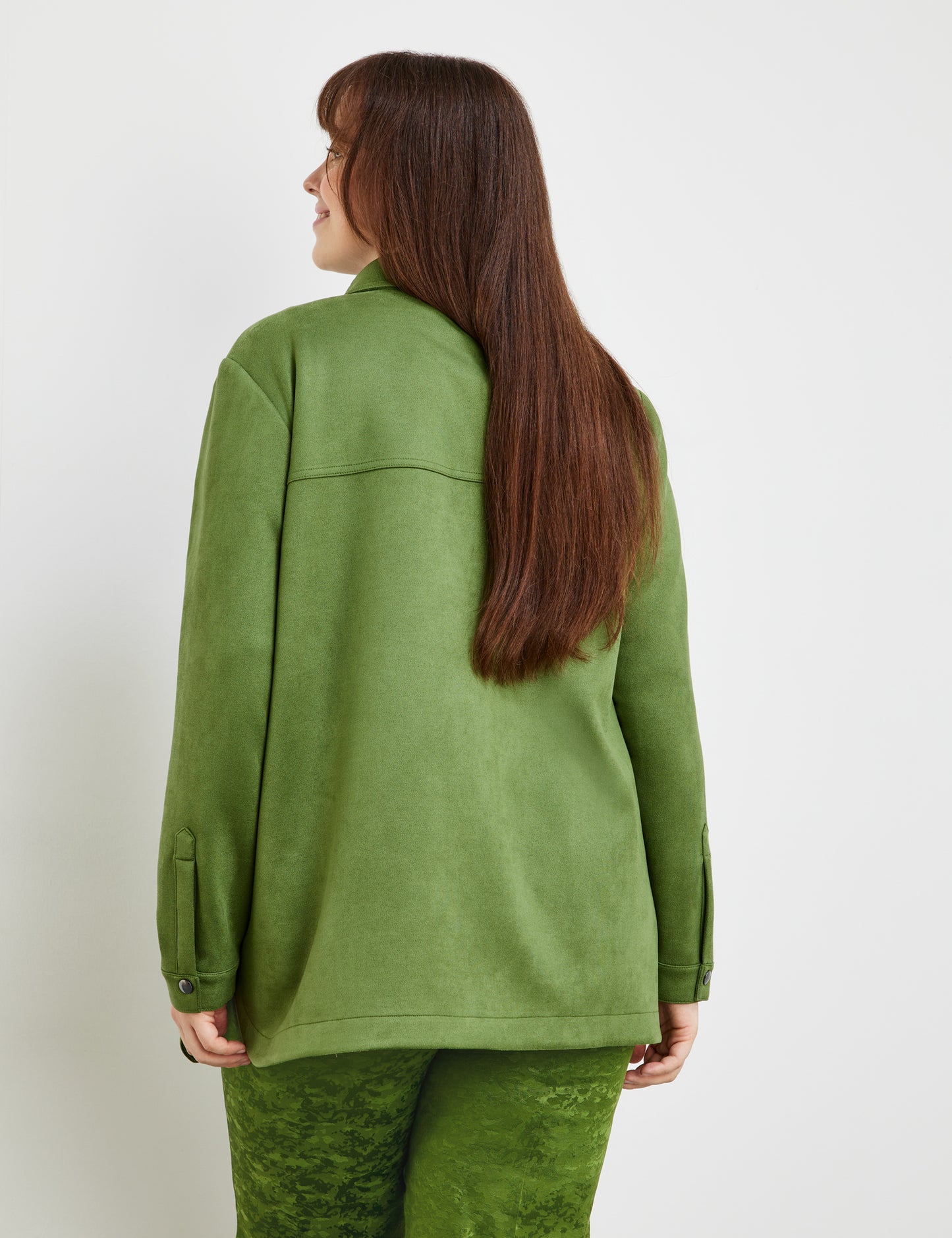 Lässiges Overshirt mit Veloursoptik 5570 Bild 8