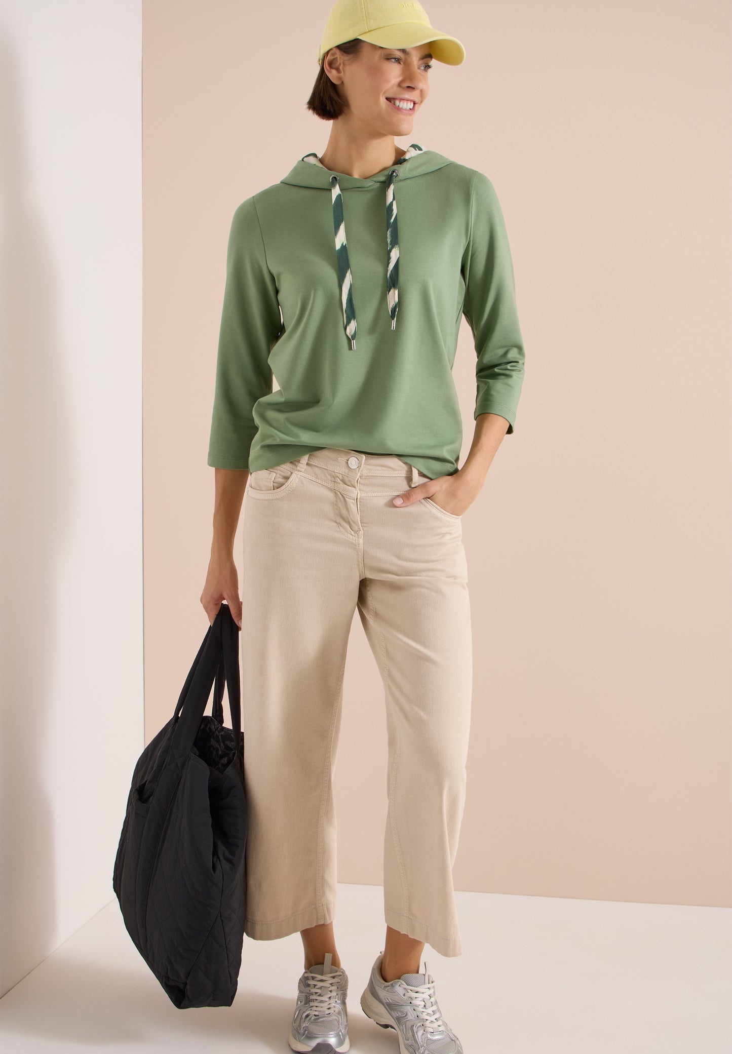 3/4-Arm Shirt mit Kapuze und Printdetails deep matcha green Bild 3