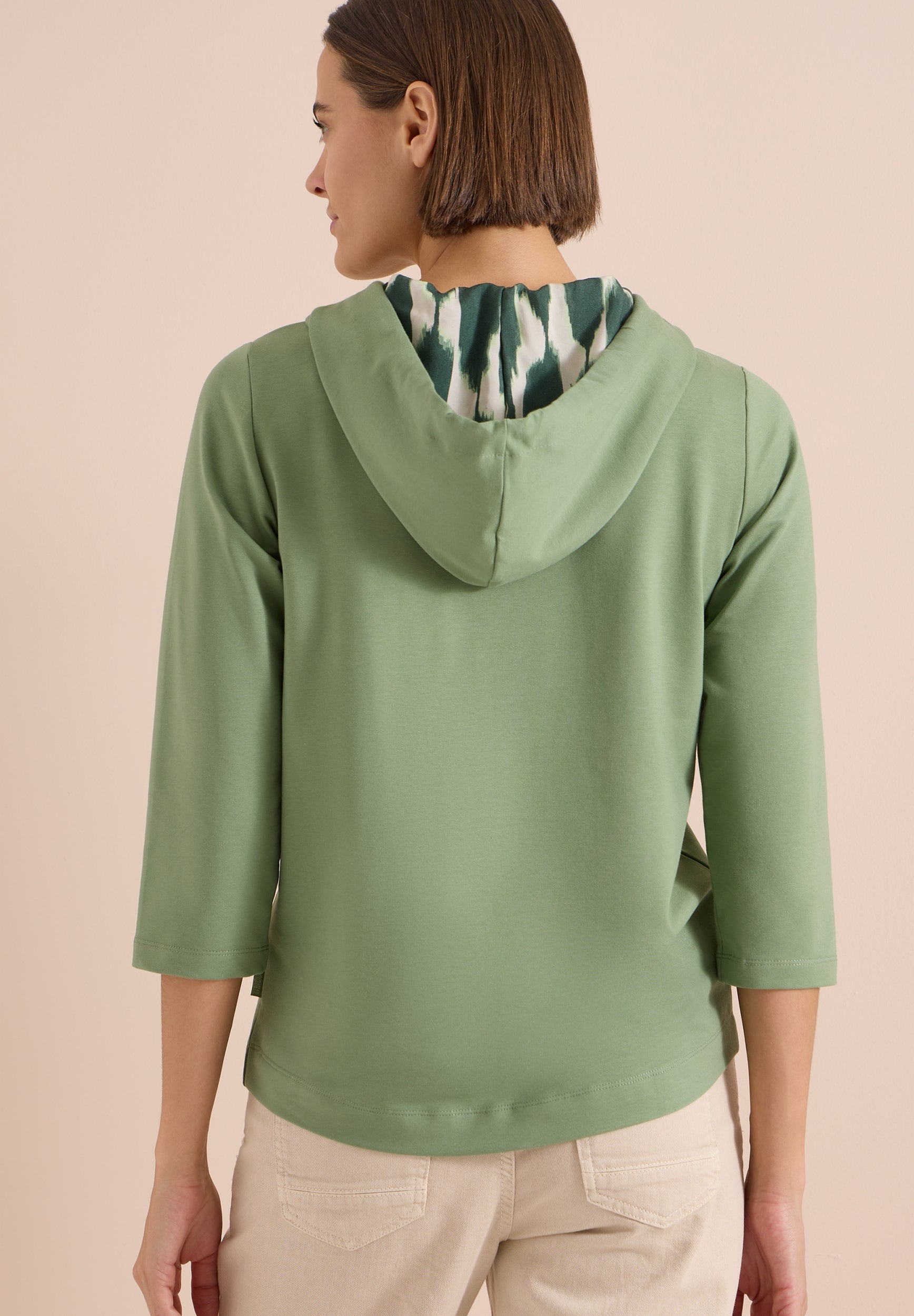 3/4-Arm Shirt mit Kapuze und Printdetails deep matcha green Bild 4