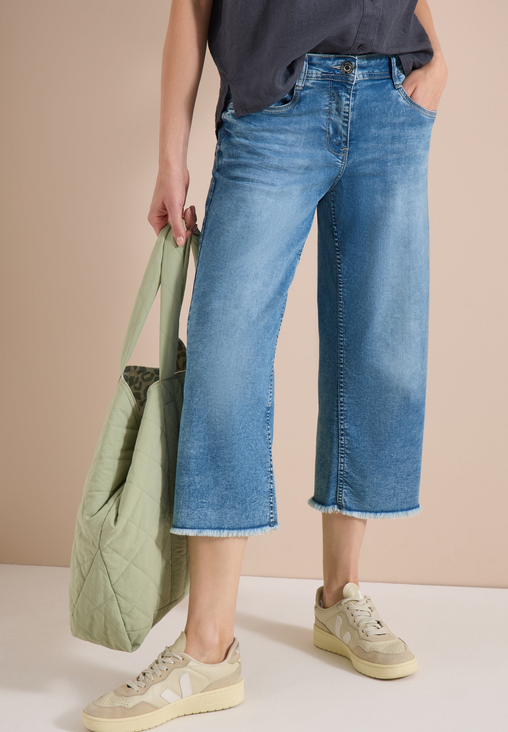3/4 Wide Leg Jeans im Loose Fit light blue washed Bild 3