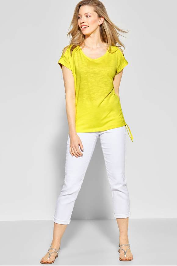 Basic shirt with cut-out