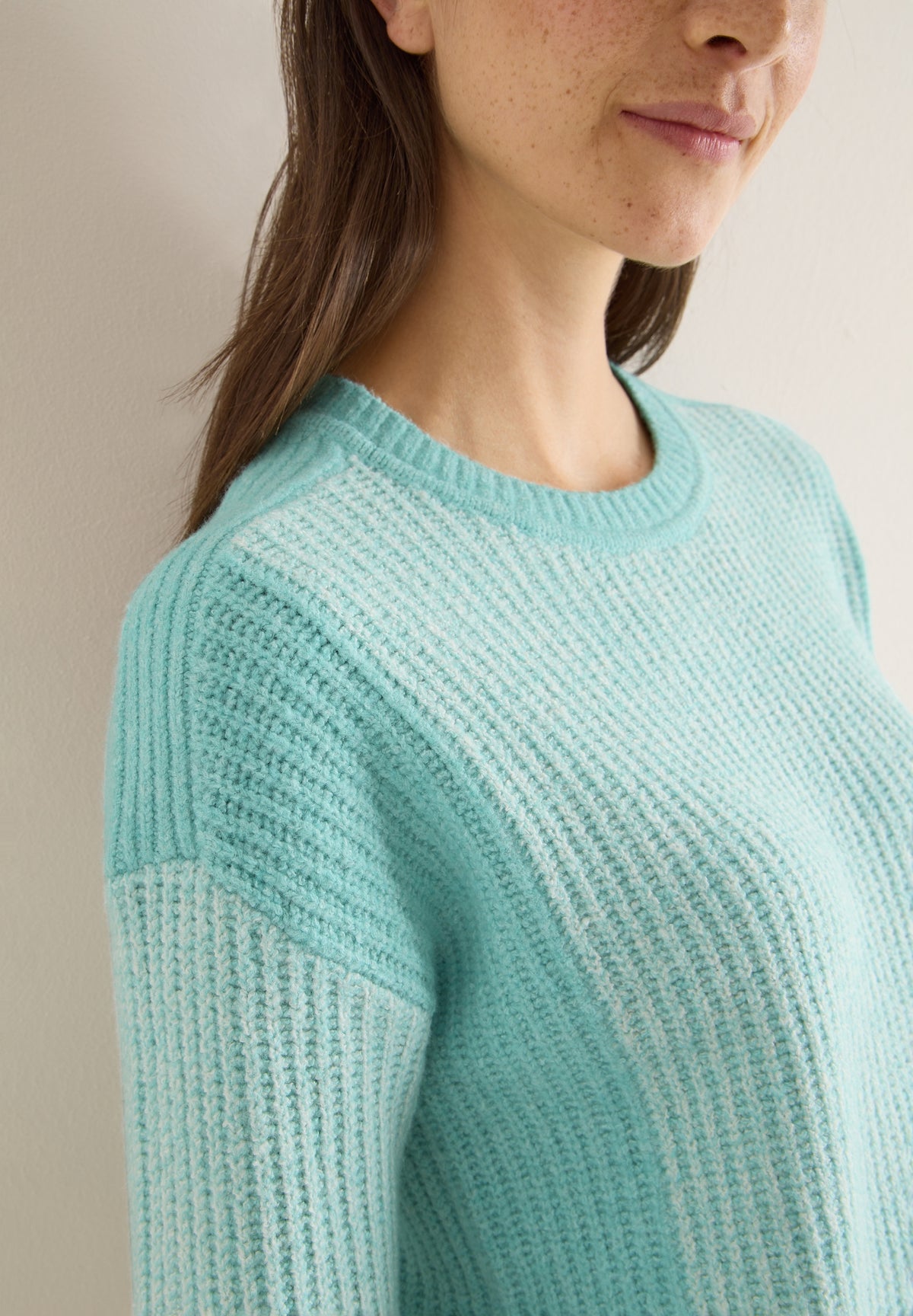 Cosy Mouliné round neck light foam blue Bild 6