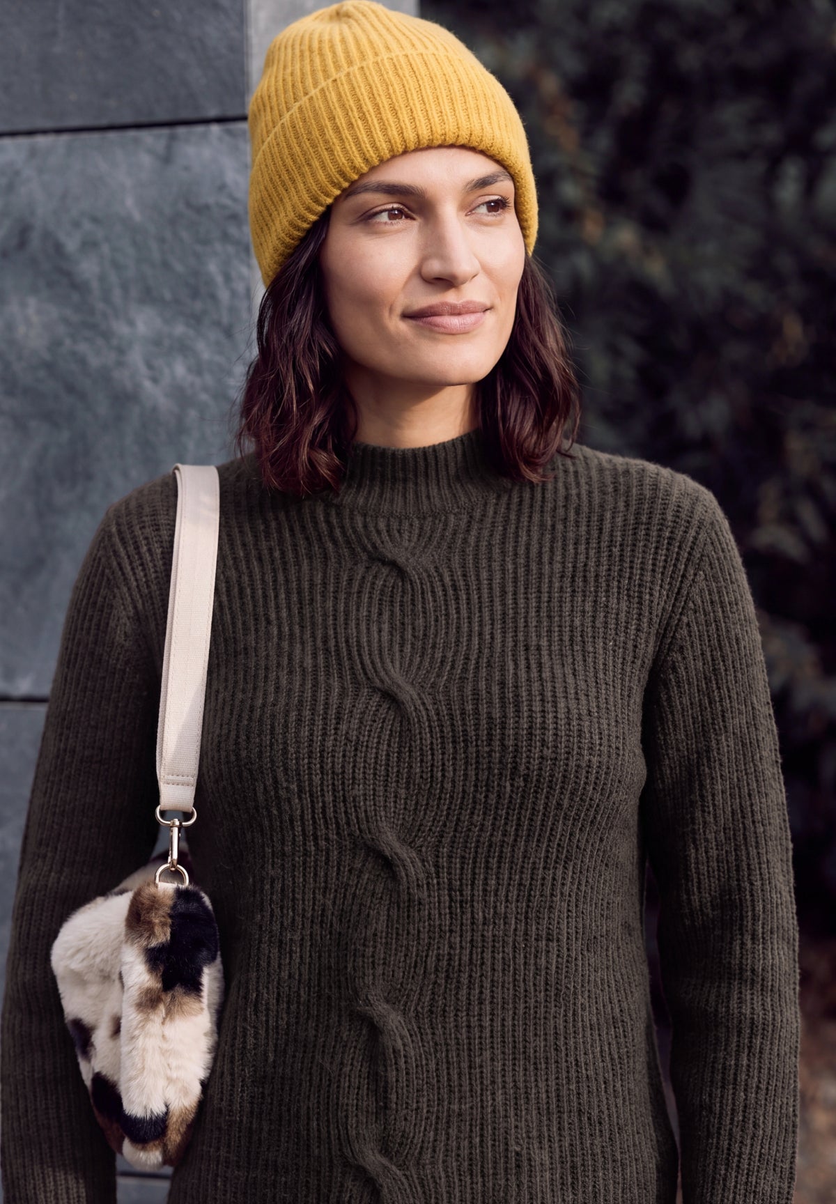 Pullover mit Turtle Neck und Zopfdetail truffle brown melange Bild 6