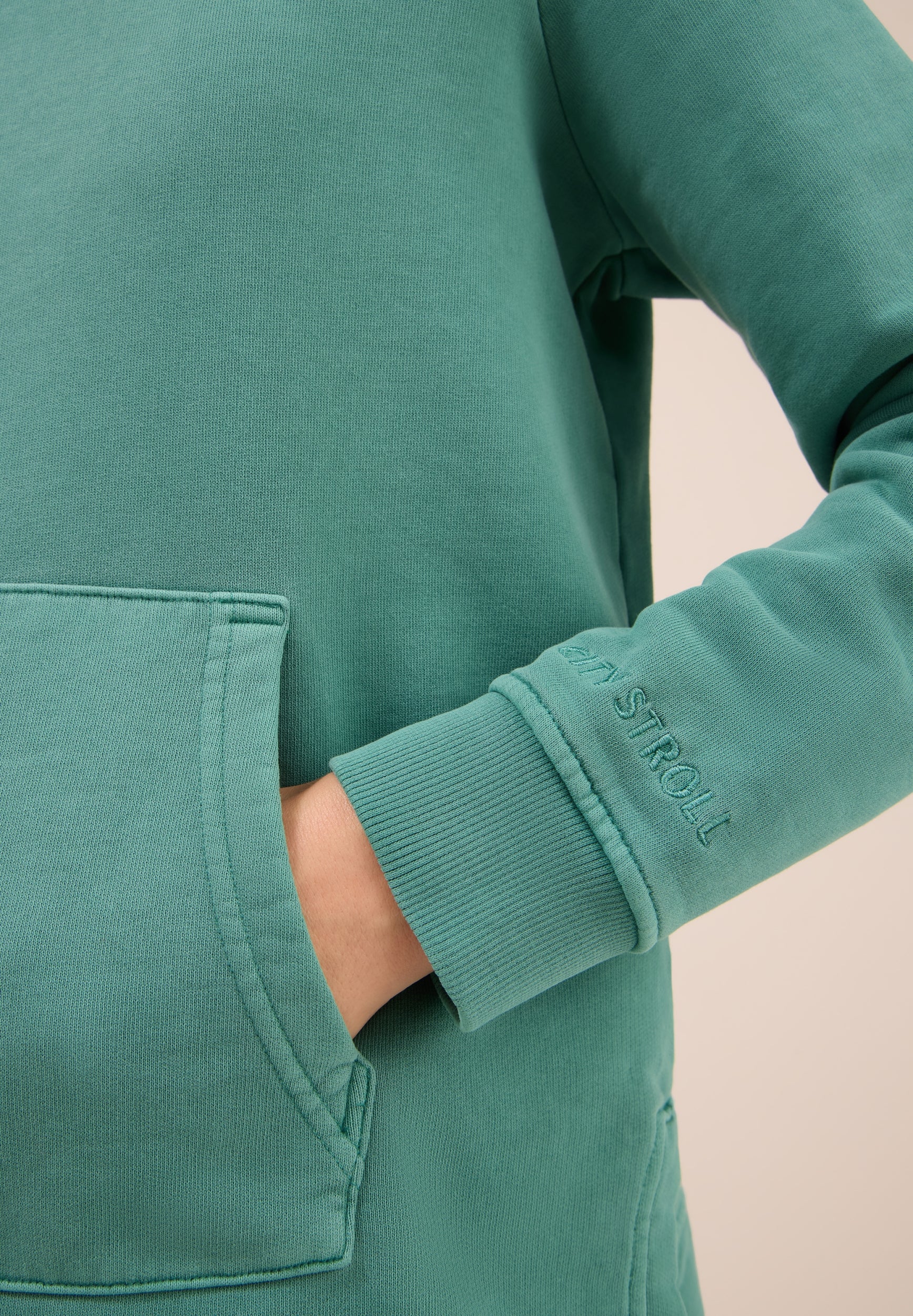 Garment-dyed Hoodie jewel green Bild 7
