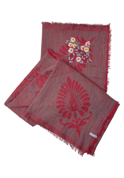 Oversize cloth with embroidery