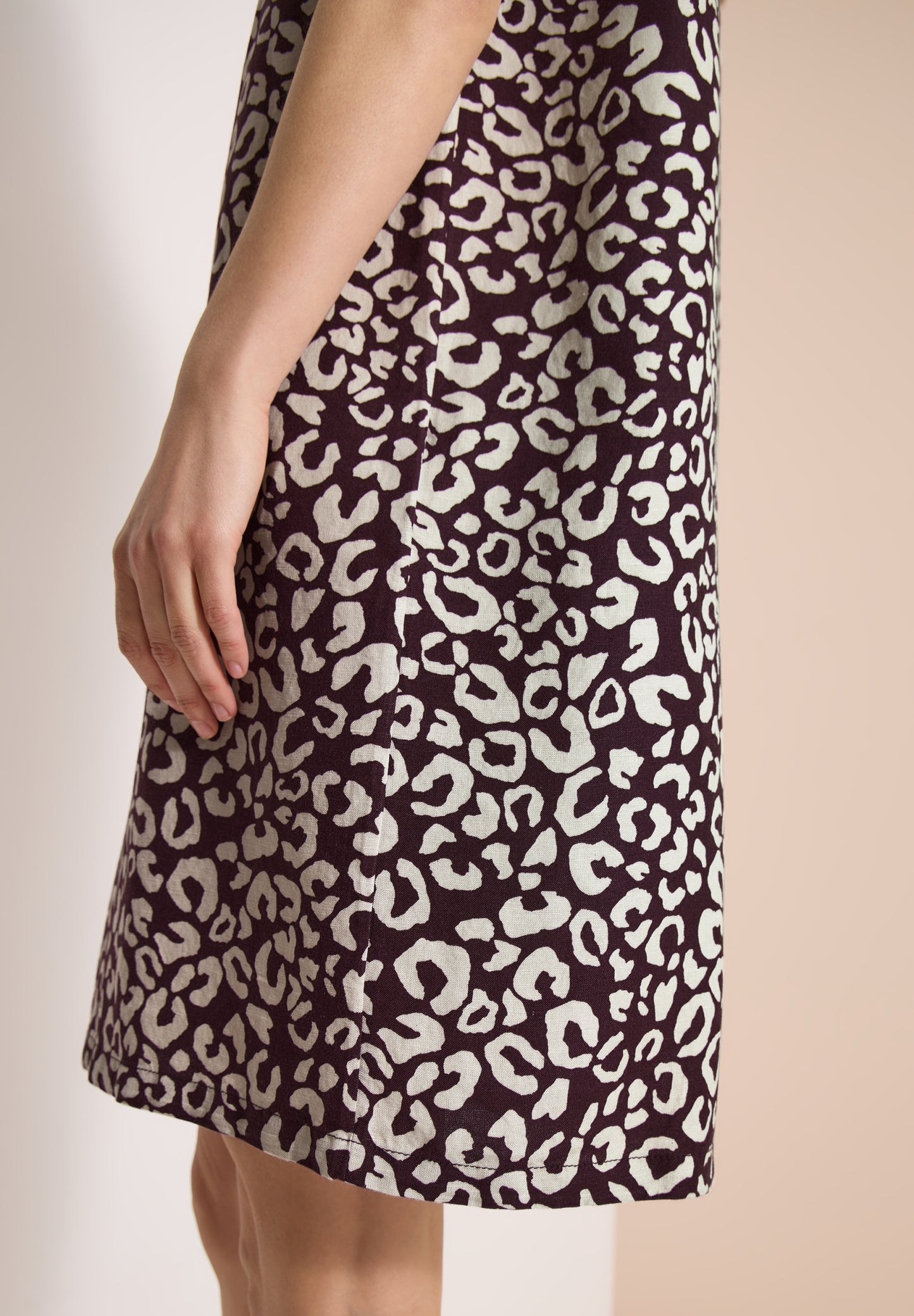 Knielanges Kleid aus Leinenmix mit Print rich burgundy Bild 6