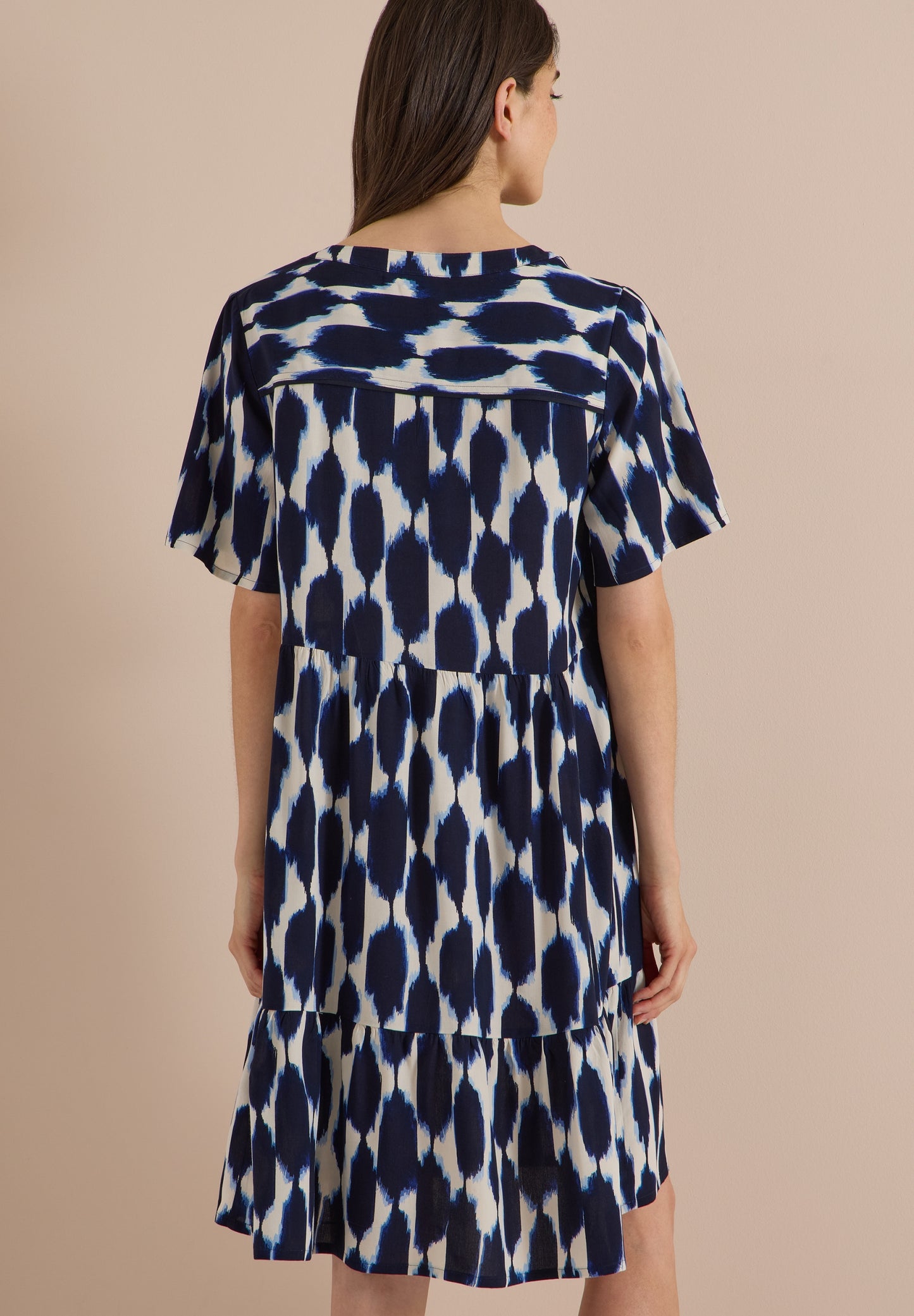 Knielanges Kleid mit Split Neck und Struktur urban dark blue Bild 4