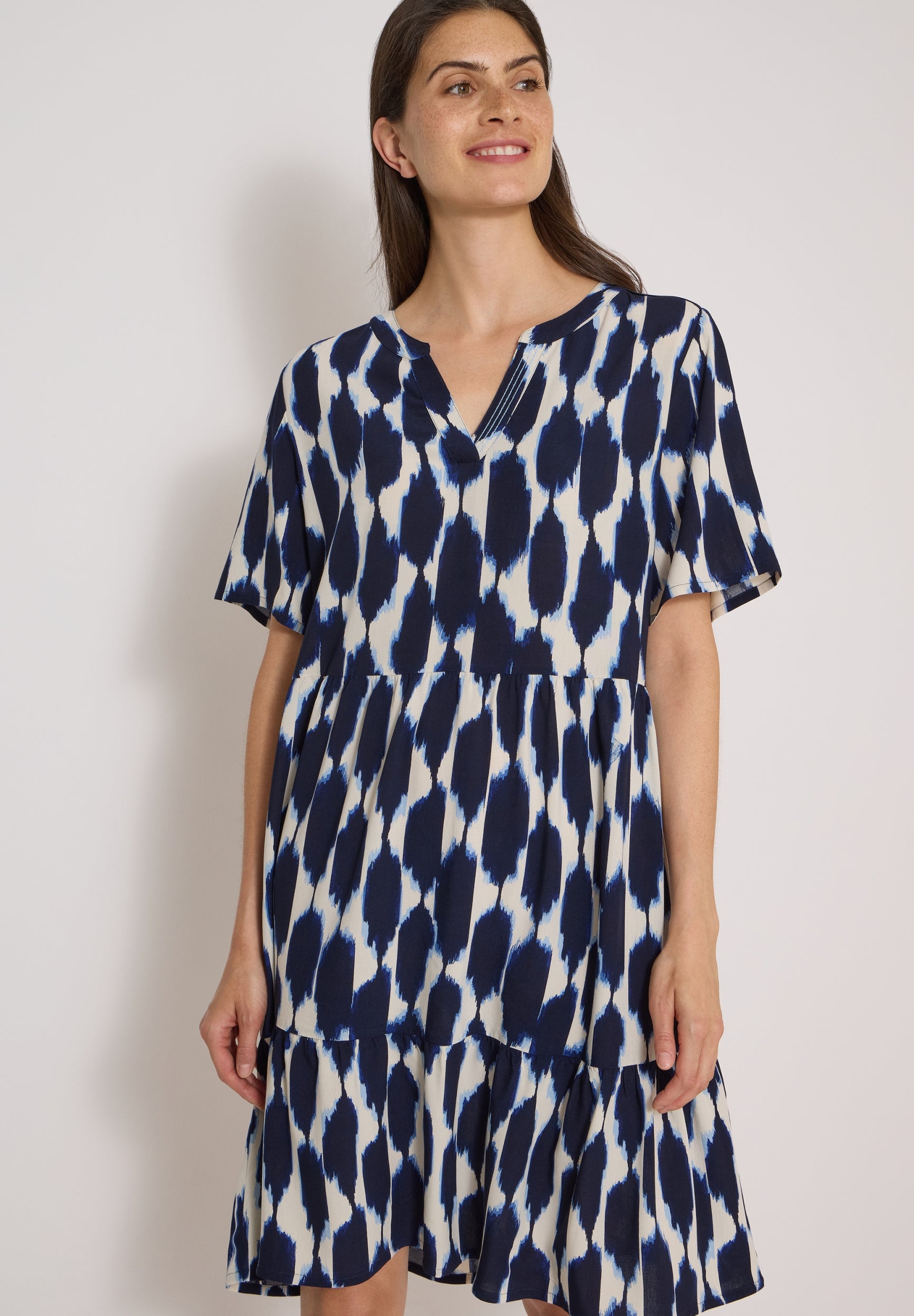 Knielanges Kleid mit Split Neck und Struktur urban dark blue Bild 6