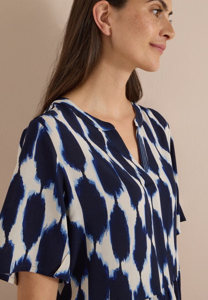 Knielanges Kleid mit Split Neck und Struktur urban dark blue Bild 7