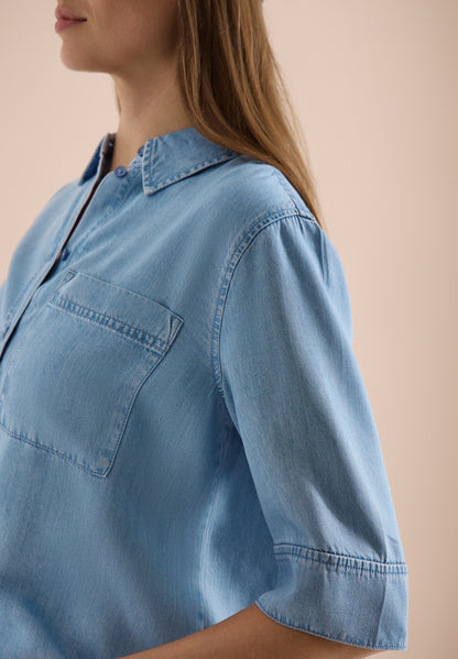 Kurzarm Hemdbluse im Denim-Look light blue wash Bild 6