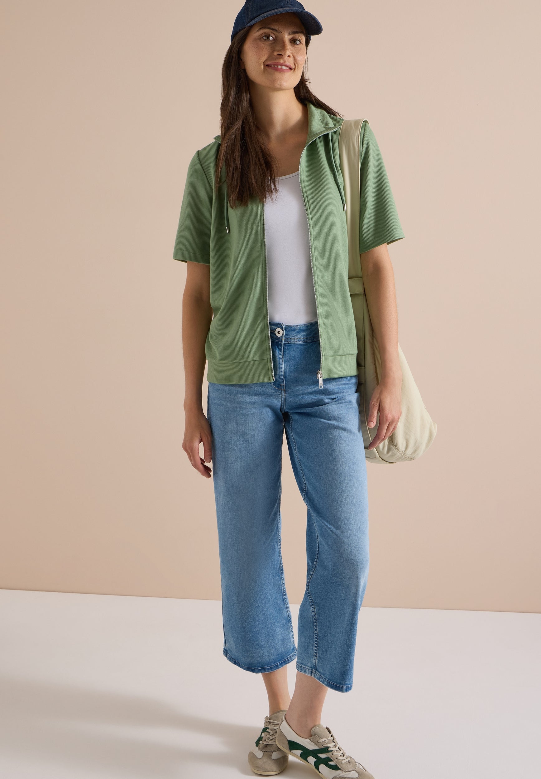 Kurzarmjacke mit Stehkragen und Struktur deep matcha green Bild 3