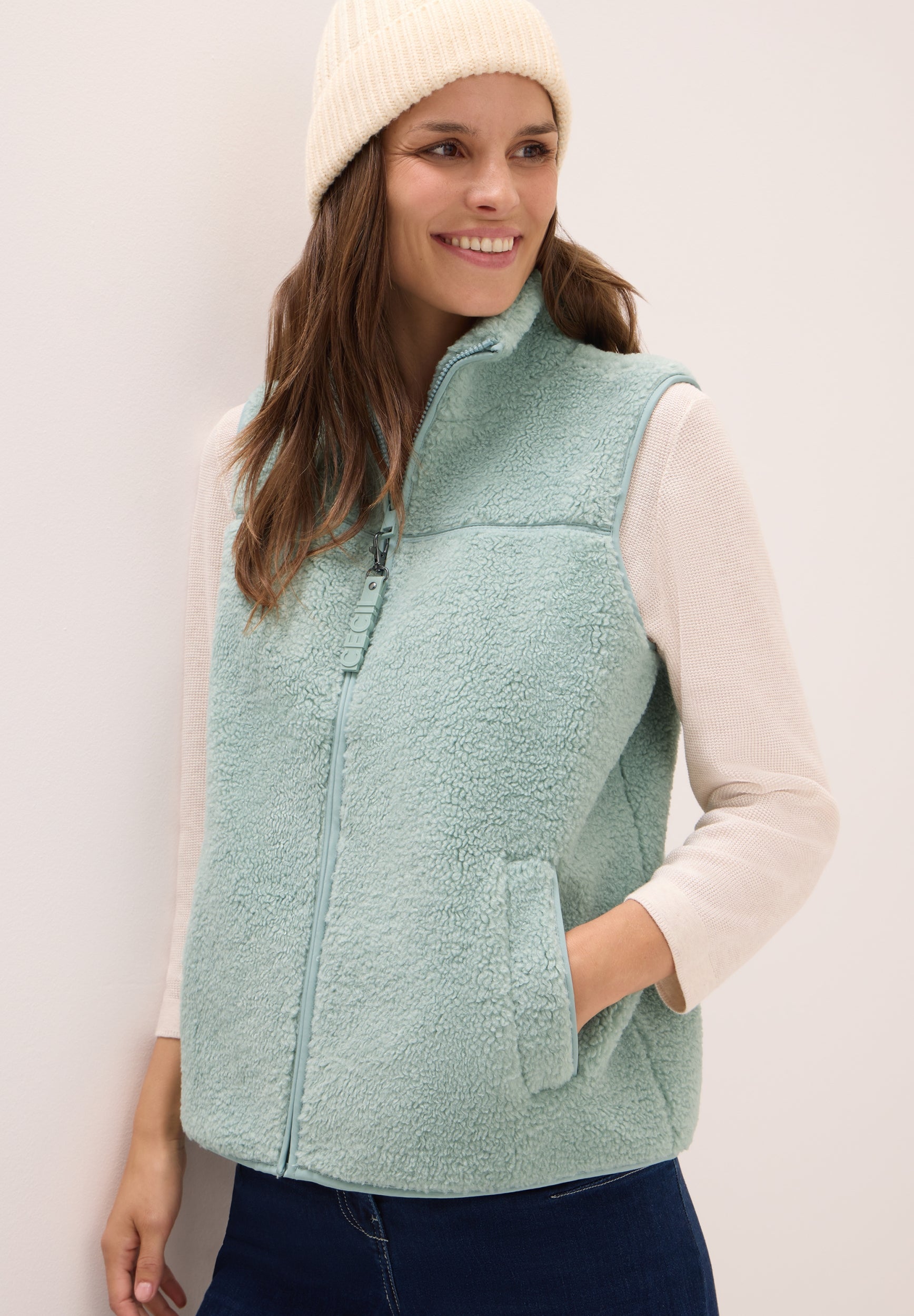 Kurze Teddy-Weste smoke salvia Bild 5