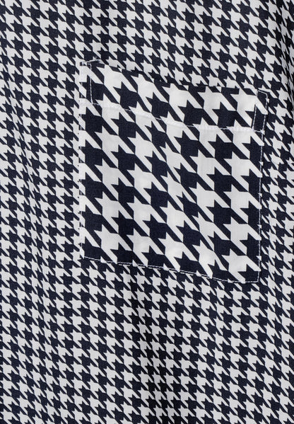 Blouse with houndstooth pattern