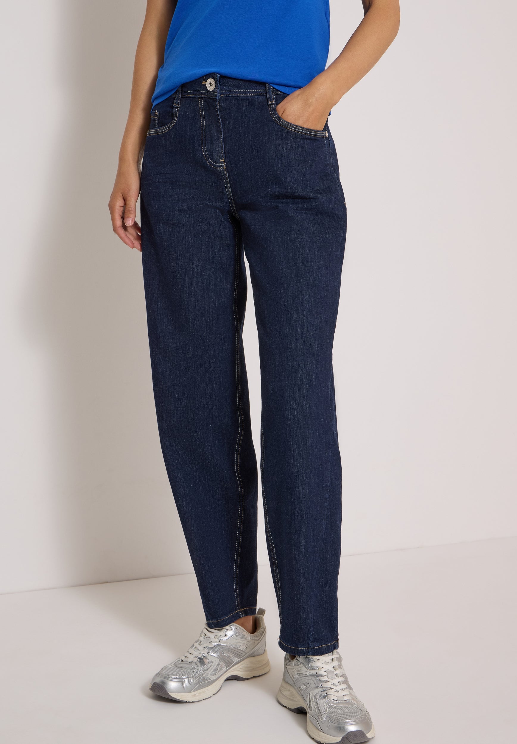 High Waist Barrel Leg Jeans im Loose Fit rinsed wash Bild 7