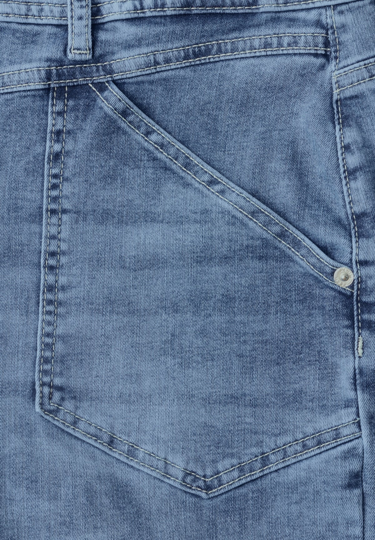 Mid Waist Barrel Leg Jeans im Casual Fit mid blue wash Bild 2