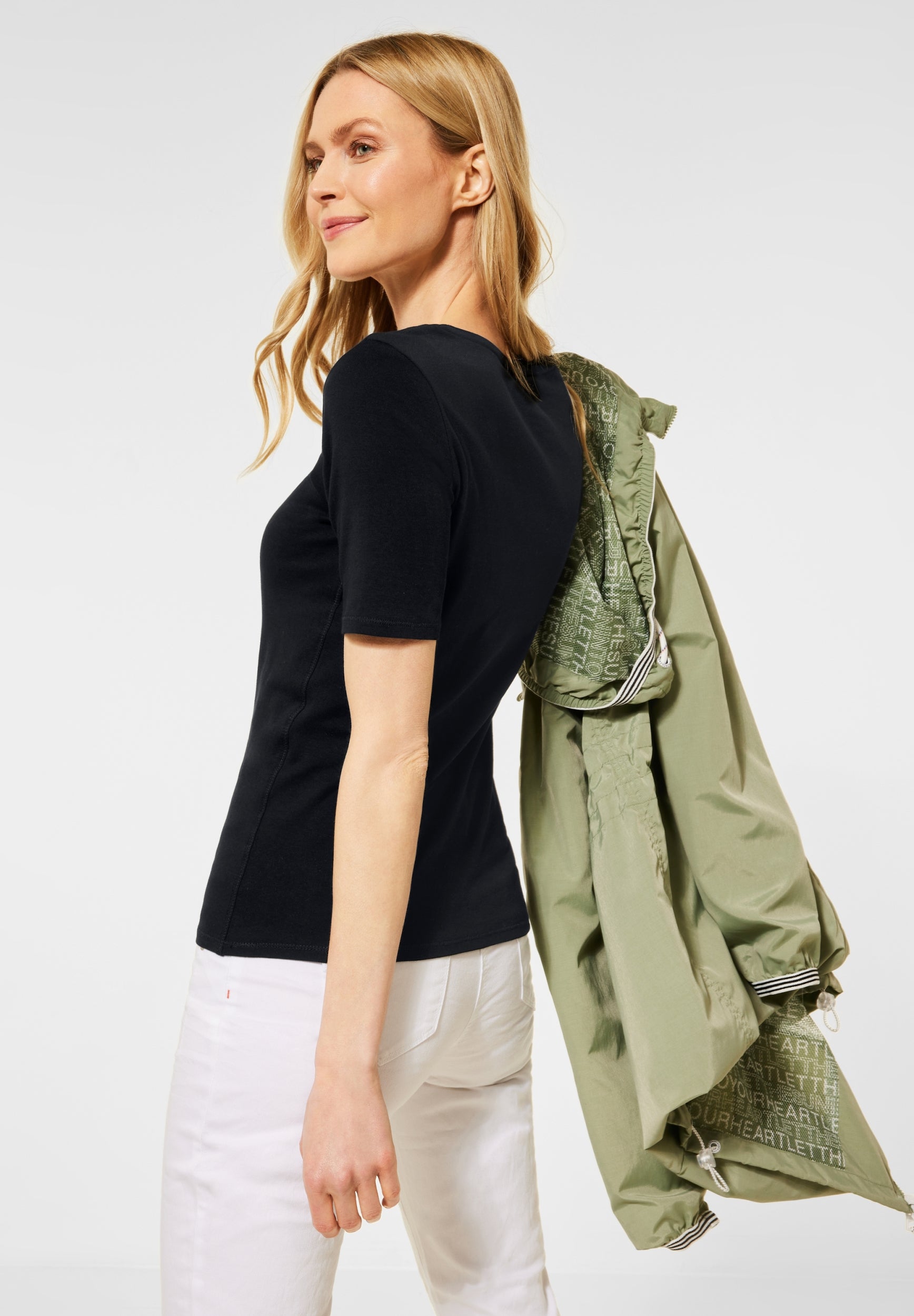 T-Shirt in Unifarbe Black Bild 9