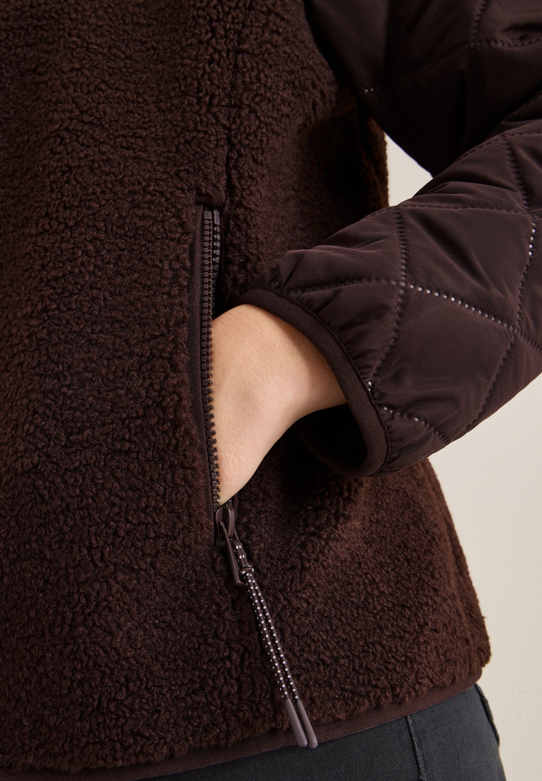 Teddy-Jacke mit Steppdetails tartufo brown Bild 6