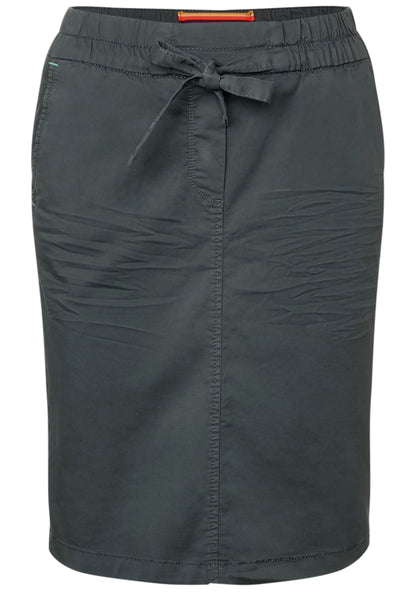 Short fabric skirt in plain color