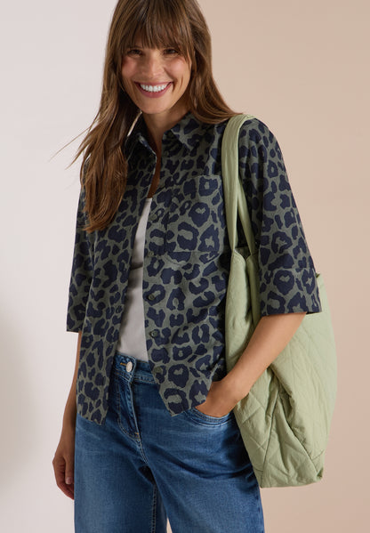 Kurzarm Hemdbluse aus Cord mit Leo-Muster dried olive green Bild 3