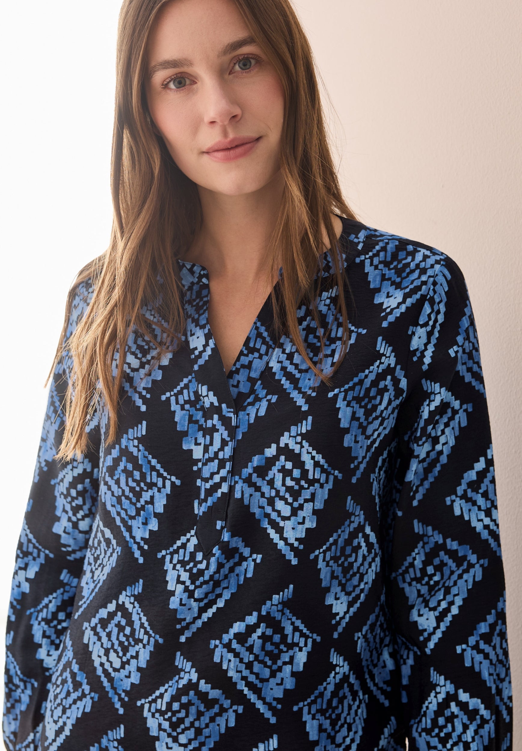 TOS Printed Splitneck Blouse universal blue Bild 2