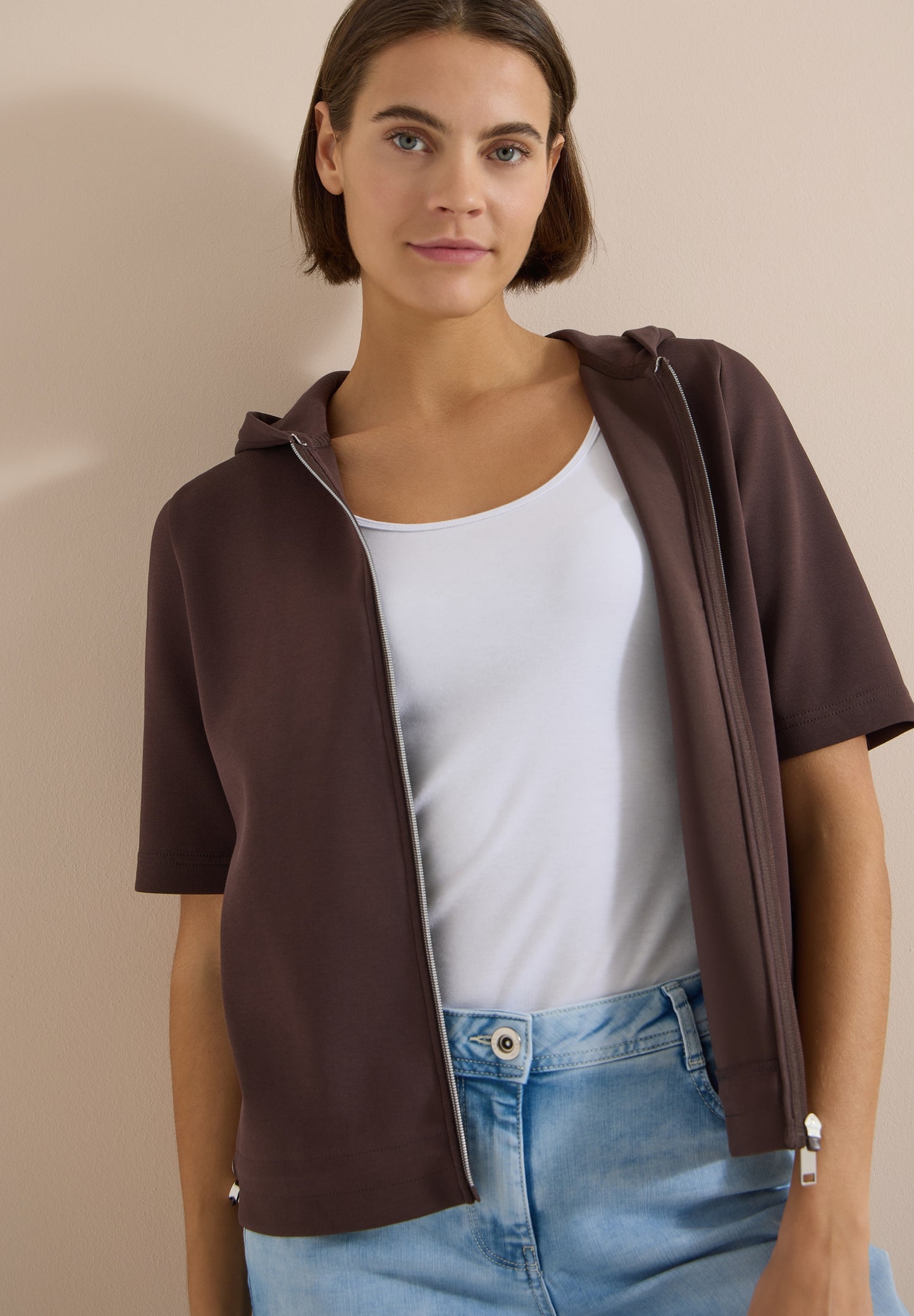 Kapuzenjacke mit seitlcihen Tunnelzügen brown cacao Bild 7