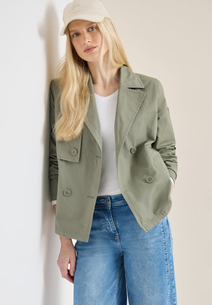 Trenchcoat in verkürzter Passform chlorella green Bild 5