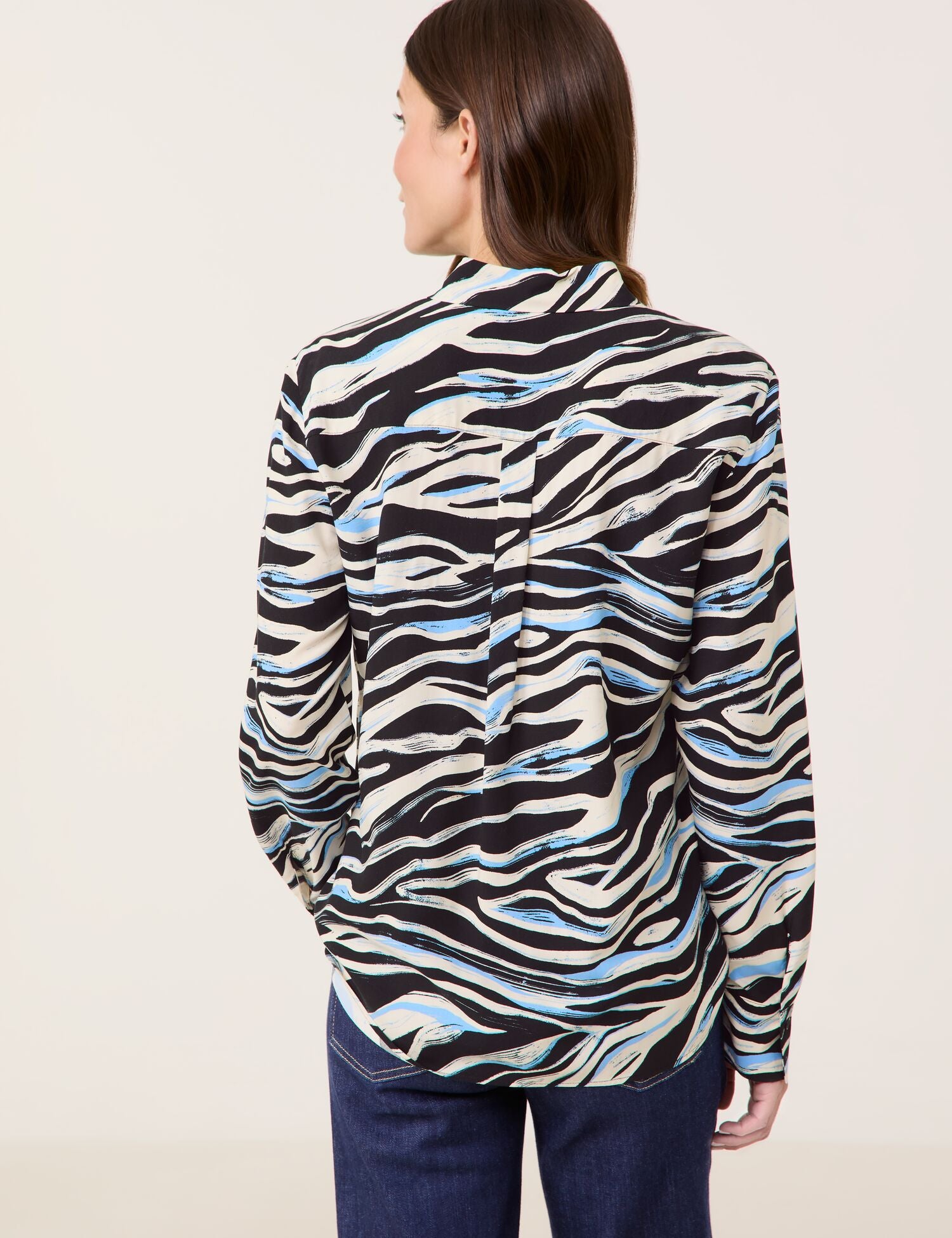 Fließende Hemdbluse BLACK/BLUE/CREAM PRINT Bild 8