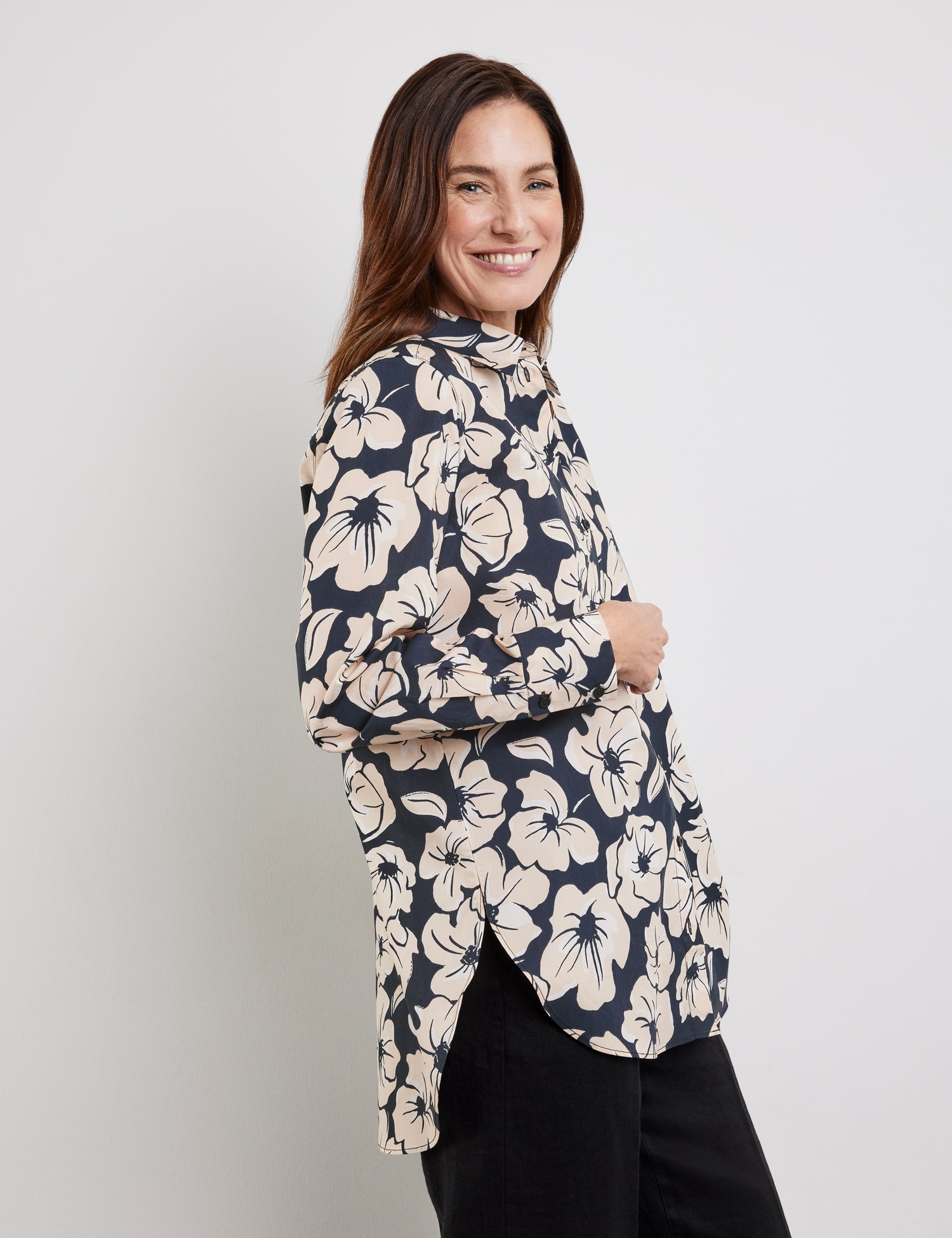 Lange Hemdbluse mit verlängertem Rückenteil SCHWARZ/ECRU/WEISS DRUCK Bild 3