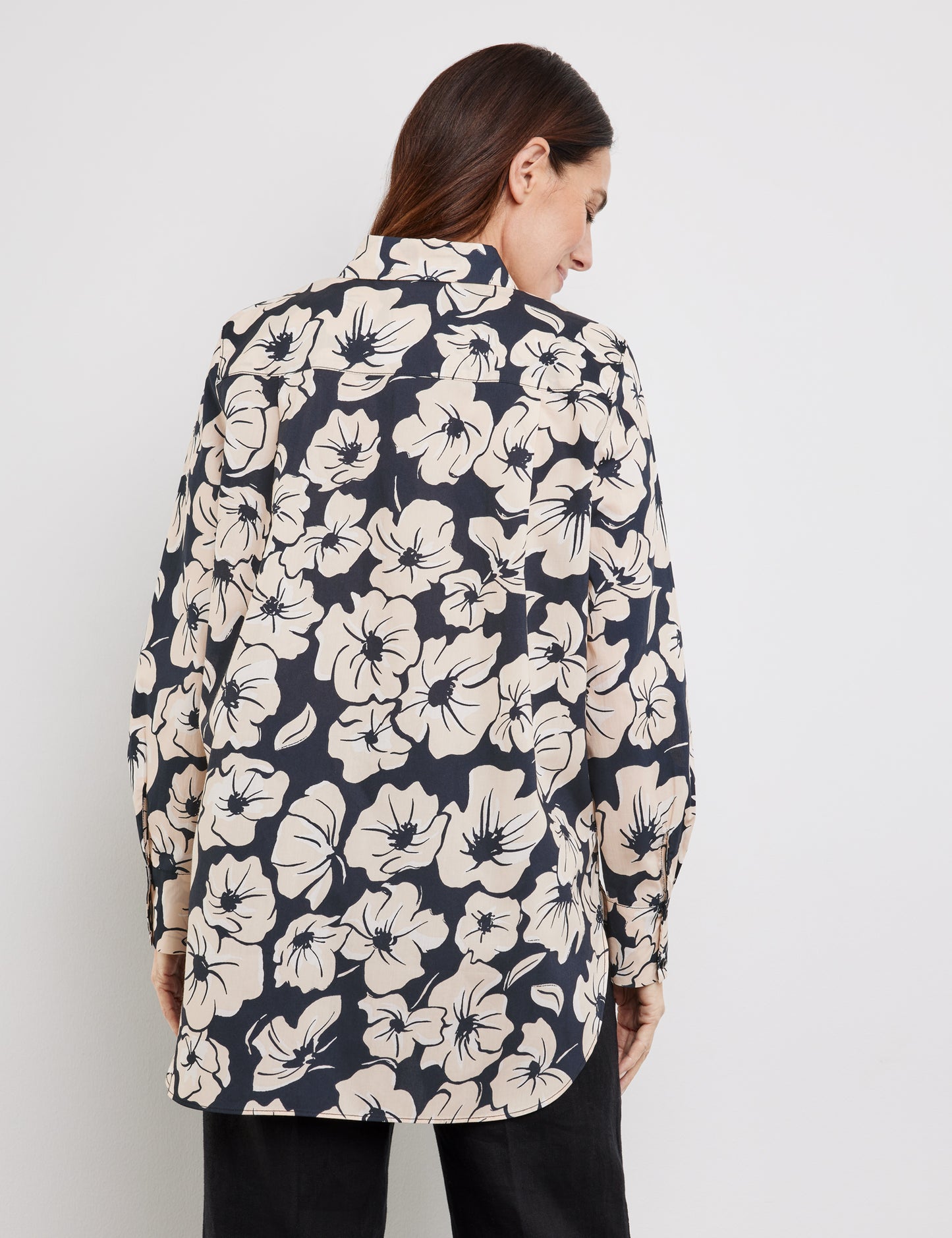 Lange Hemdbluse mit verlängertem Rückenteil SCHWARZ/ECRU/WEISS DRUCK Bild 5