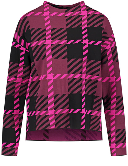 Jumper with a distinctive check