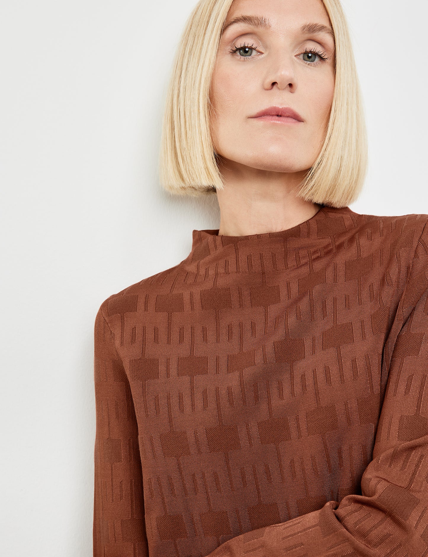 Pullover mit kurzem Stehkragen und Jacquard-Muster LAVA Bild 4